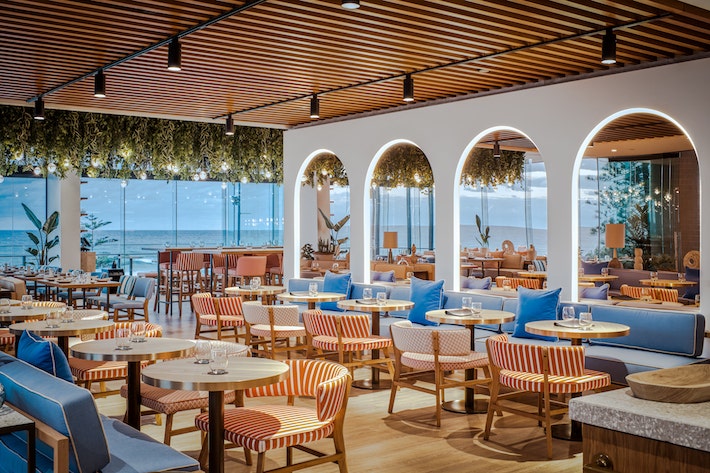 restaurant with blue and coral upholstery